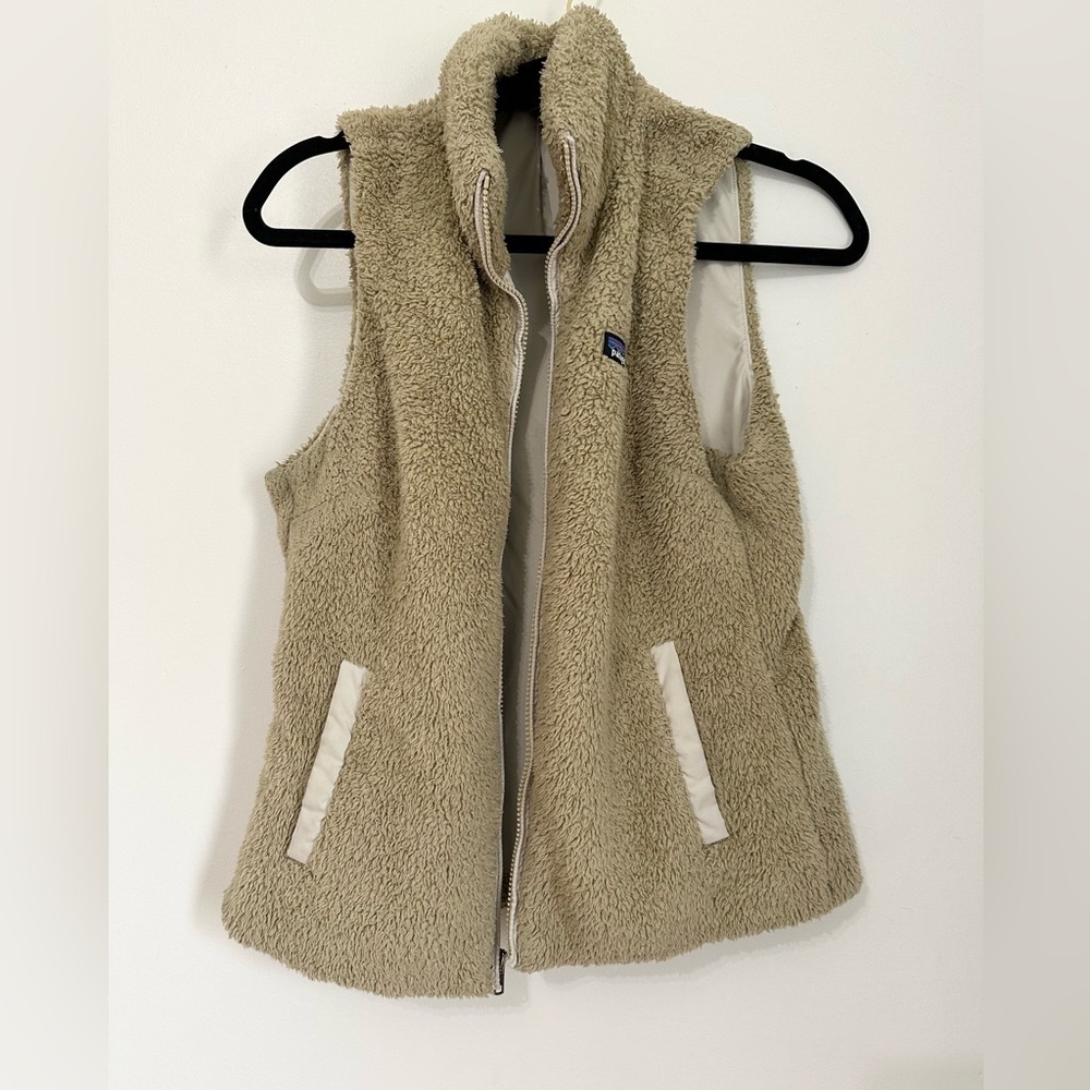Patagonia Vest Women’s Medium Tan Los Gatos Sherpa Fleece Pockets Full Zip